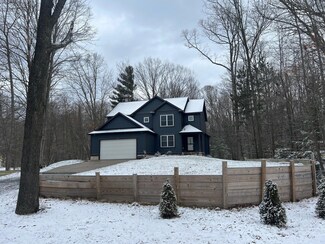 3050 E Pontaluna Rd, Fruitport Charter Township, MI 49415