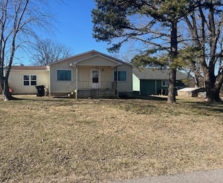 1731 Farmland Rd, Marshfield, MO 65706