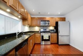 71 Cottonwood St, Jersey City, NJ 07305