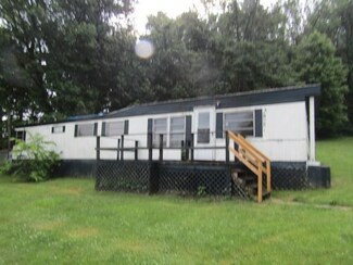 624 Upper Middletown Rd, Smock, PA 15480