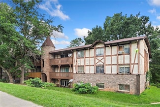 1315 Camelot Dr, Atlanta, GA 30349