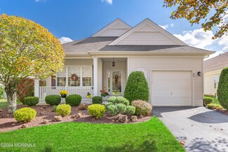 33 Tuscany Cir, Manchester Township, NJ 08759