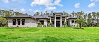 5174 Sycamore Dr, Naples, FL 34119