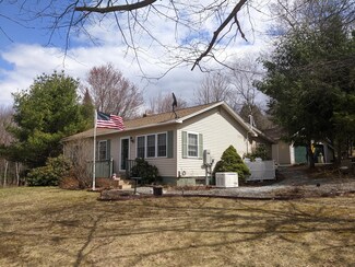 142 Christian Dr, Farmington, ME 04938