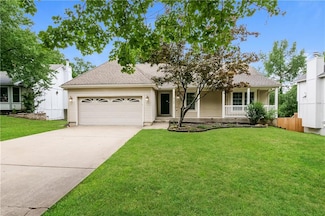 8123 Lichtenauer Dr, Lenexa, KS 66219