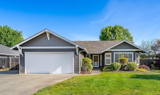 2956 Golden Aspen Dr, Grants Pass, OR 97527
