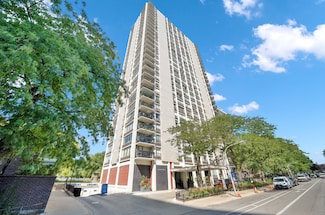 1455 N Sandburg Terrace Unit 705B, Chicago, IL 60610