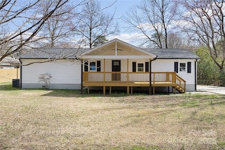 5015 Forestmont Dr, Matthews, NC 28105