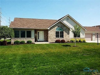 8 Zachary Cir Unit 28, Waterville, OH 43566