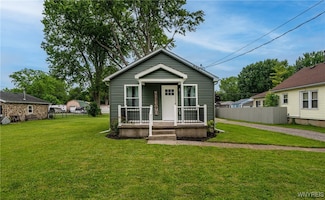 365 Oakdale Dr, North Tonawanda, NY 14120