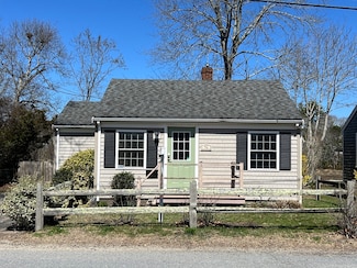 96 Circuit Ave, Wareham, MA 02571