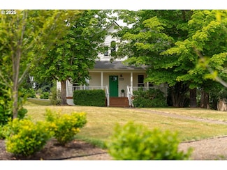 580 SW 9th St, Dundee, OR 97115