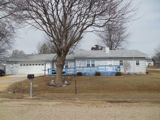 112 E Adams St, Milledgeville, IL 61051