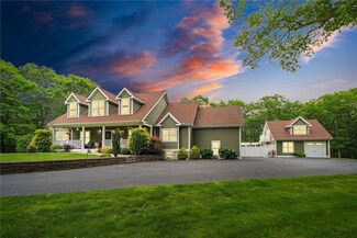 1 Laudone Dr, Bradford, RI 02808