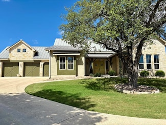 3200 Pinnacle Club Dr, Kerrville, TX 78028