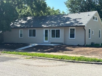 611 W Poplar St, Olathe, KS 66061