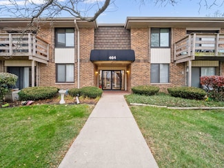 464 Raintree Dr Unit 2D, Glen Ellyn, IL 60137