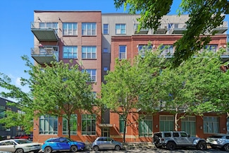 824 W Superior St Unit 303, Chicago, IL 60642