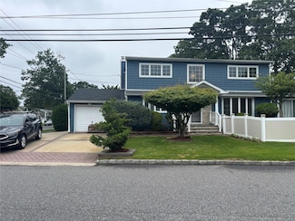 149 Warwick Ave, Copiague, NY 11726