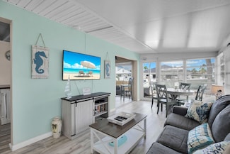 211 5th St, Key Colony Beach, FL 33051