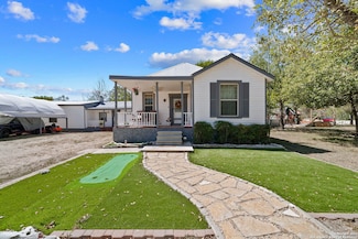 1206 Haeckerville Rd, Cibolo, TX 78108