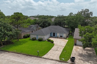 523 White Wing Ct, Dickinson, TX 77539