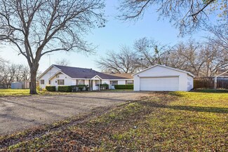 306 W Conner St, Ennis, TX 75119