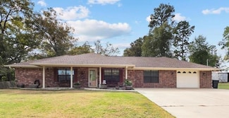 829 E Pine Ave, Cushing, TX 75760