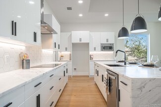 106 Solomon Adams, Blanco, TX 78606