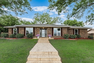 1305 Willow Way, Garland, TX 75043