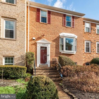 3129 Valentino Ct, Oakton, VA 22124