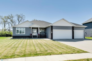 4232 Pine Pkwy S, Fargo, ND 58104