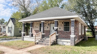 912 3rd St, Monett, MO 65708