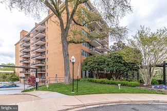 2030 N Adams St Unit 803, Arlington, VA 22201