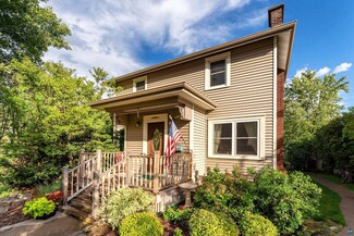 1328 E 9th St, Duluth, MN 55805