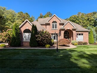 4206 Commodore Dr, Erie, PA 16505