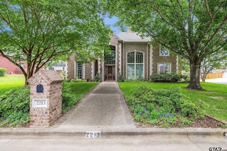 2213 Woodlands Dr, Tyler, TX 75703