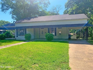 348 S Extension St, Hazlehurst, MS 39083