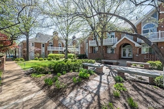 12 Country Club Terrace, Kirkwood, MO 63122