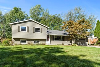4201 Oakleaf Dr, Fort Wayne, IN 46815