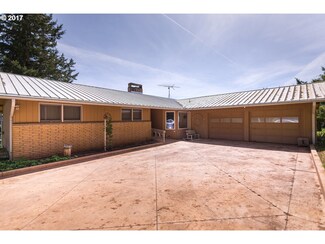 18775 NE Trunk Rd, Dundee, OR 97115