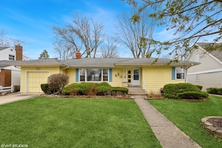 911 N Pine Ave, Arlington Heights, IL 60004