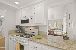 928 Sandberg Ln, Ventura, CA 93003