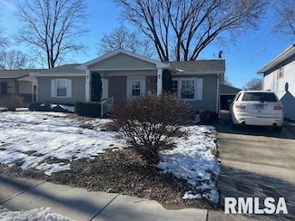 61 Foresters Ln, Springfield, IL 62704