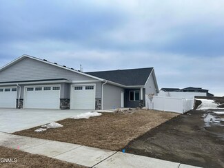 5706 Titanium Dr, Bismarck, ND 58503