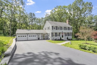 40 Abbott Ln, Chelmsford, MA 01824