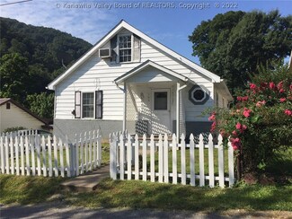 164 Williams St, East Bank, WV 25067