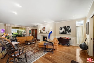 455 N Oakhurst Dr Unit A2, Beverly Hills, CA 90210