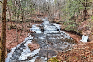 128 W Moorehouse Rd, Cairo, NY 12413