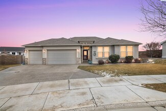 5718 W 37th Place, Kennewick, WA 99338